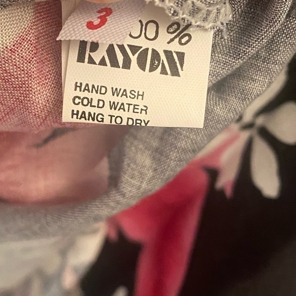 HAWAIIAN FLORAL PRINT FLOWY DRESS - Picture 3 of 5